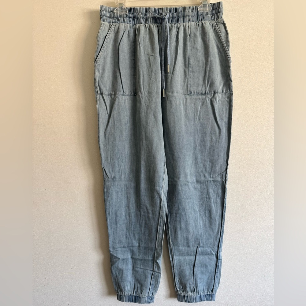 Tea ‘N’ Rose Chambray Joggers